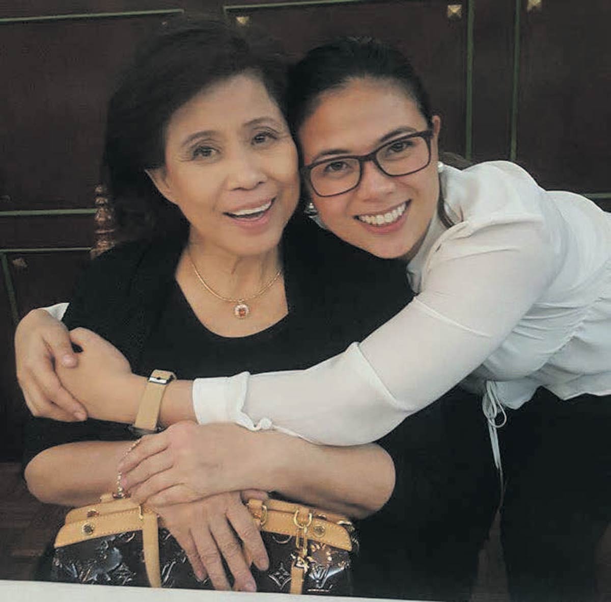 The columnist with ‘Ina Ng Pelikulang Pilipino’ ‘Mother’ Lily Monteverde.